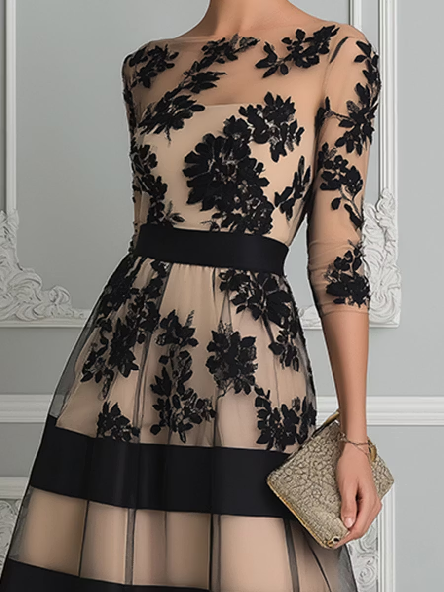 Vestido midi de encaje negro con corte en A