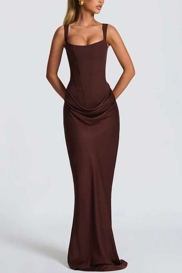 Liora · Vestido largo con elegante escote cuadrado