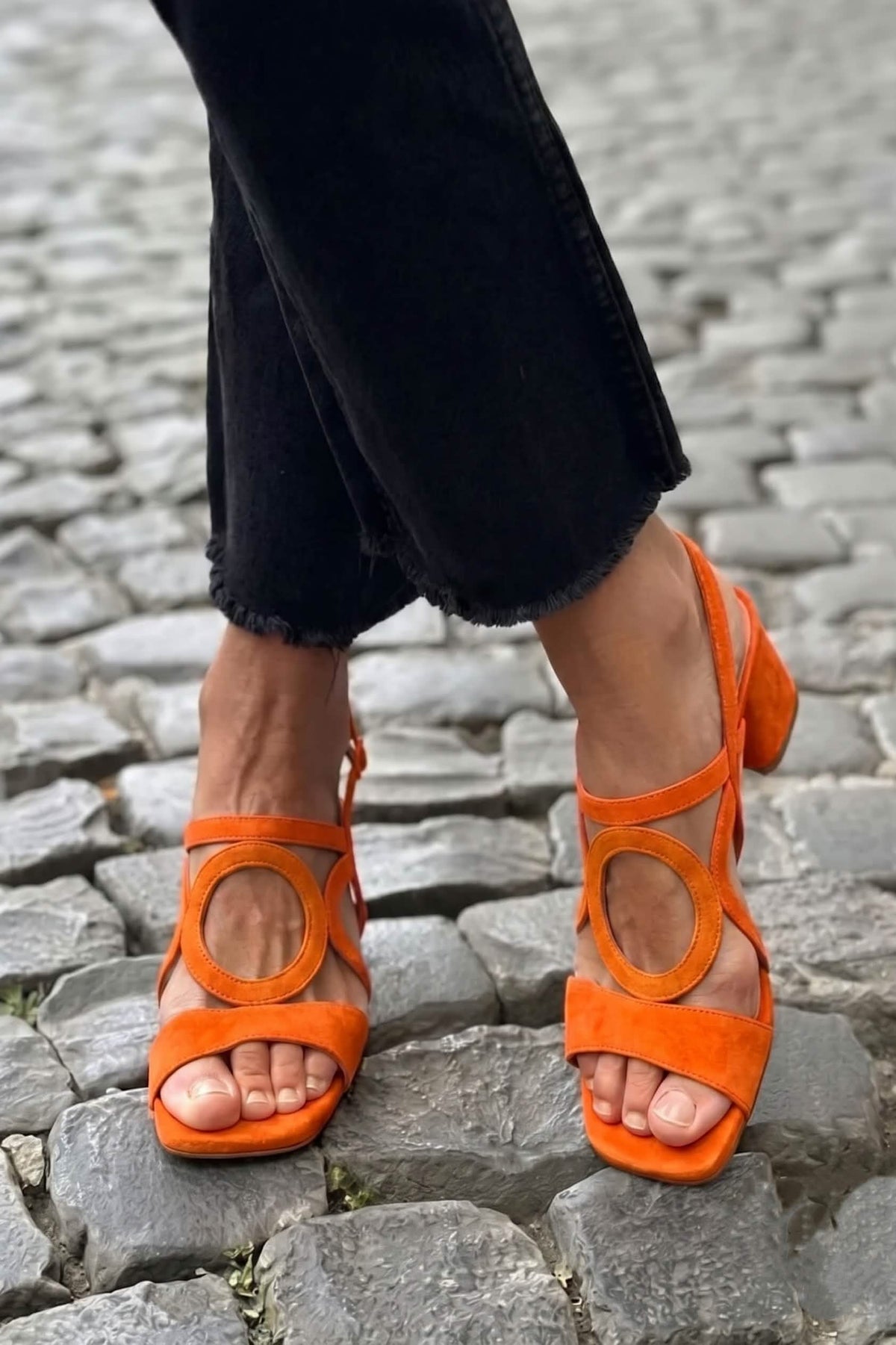 Paola | Sandalias con aberturas y puntera cuadrada